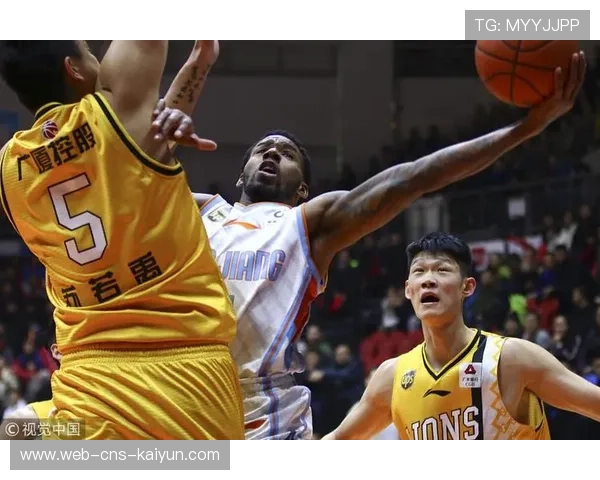 方硕连得4分助张知垚暴扣,北京末节反扑未果